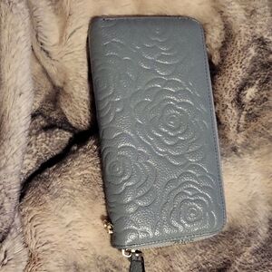 Elegant Embossed Women's Wallet